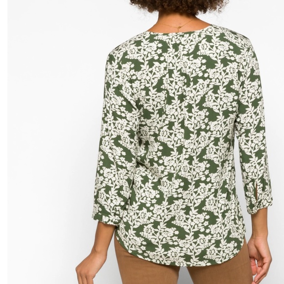 Fun2Fun-Marley Pleated Detail Top- NWT - Picture 2 of 3